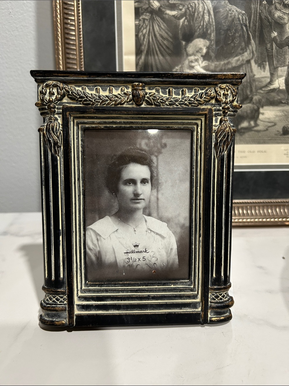 Hallmark Black and Gold Decorative Carved Tabletop Picture Frame 1990-2000